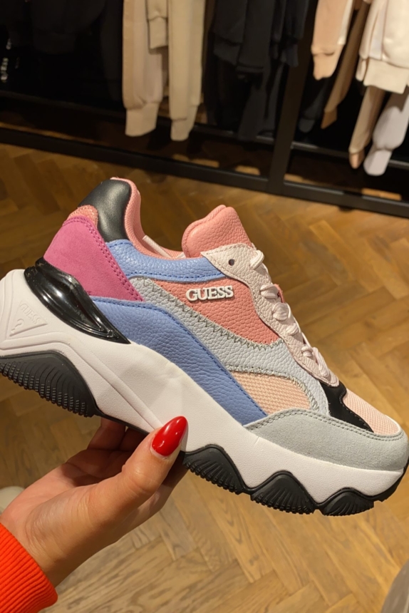 Guess sneakers 👟 multi colour new