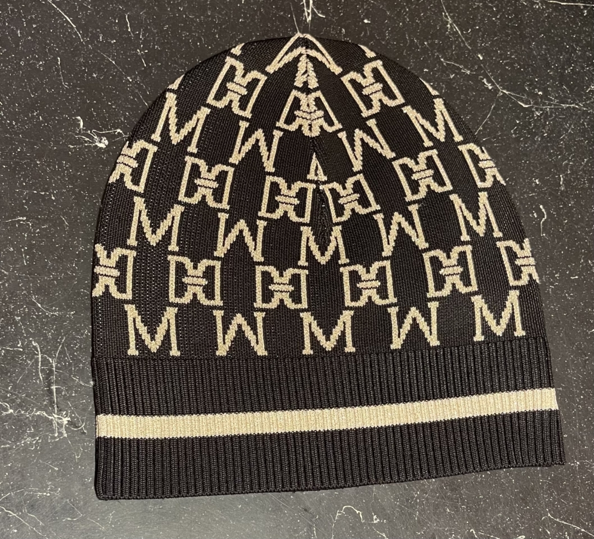 GUESS BY MARCIANO ALL OVER JACQUARD BEANIE