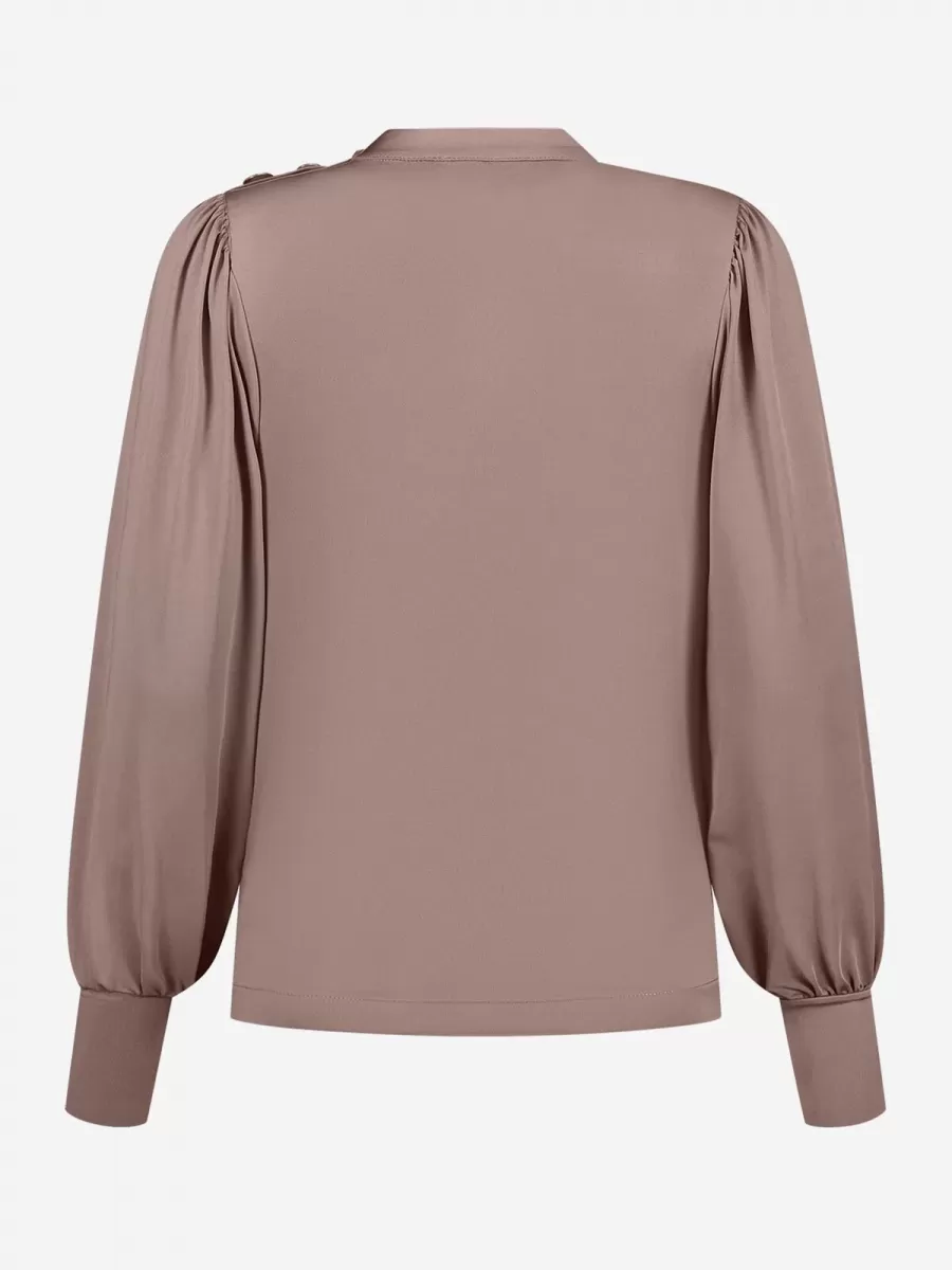 NIKKIE BUTTON STRETCH TOP DEEP TAUPE